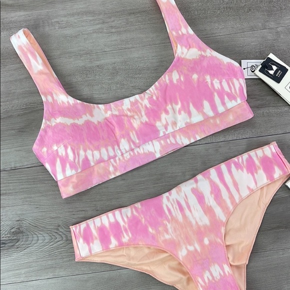 ☀️RIP CURL☀️ CLASSIC SURF CROP CLASSIC SURF CHEEKY PANT BIKINI SET - Picture 5 of 16